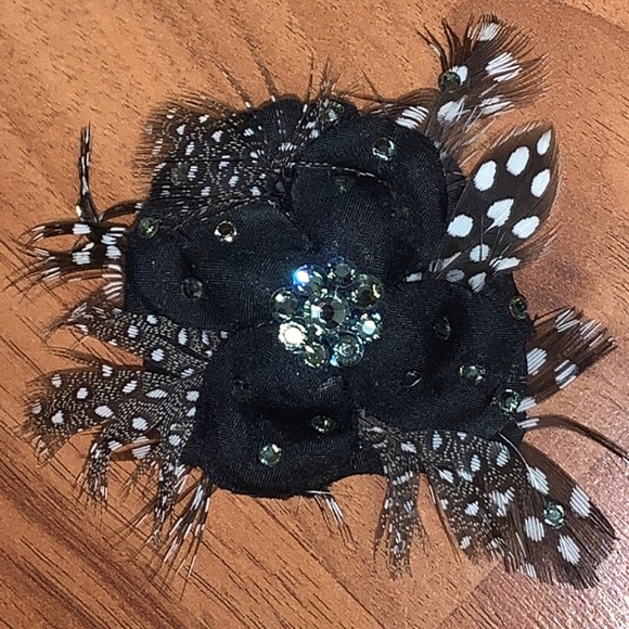 Tarina Tarantino Accessories - Tarina Tarantino Black and White Feather Rhinestone Flower Clip